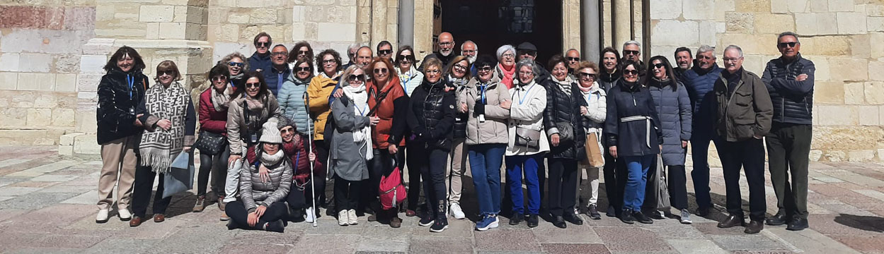 Estudiantes de la Universitat dels Majors viajan a León para sumergirse en la cultura medieval