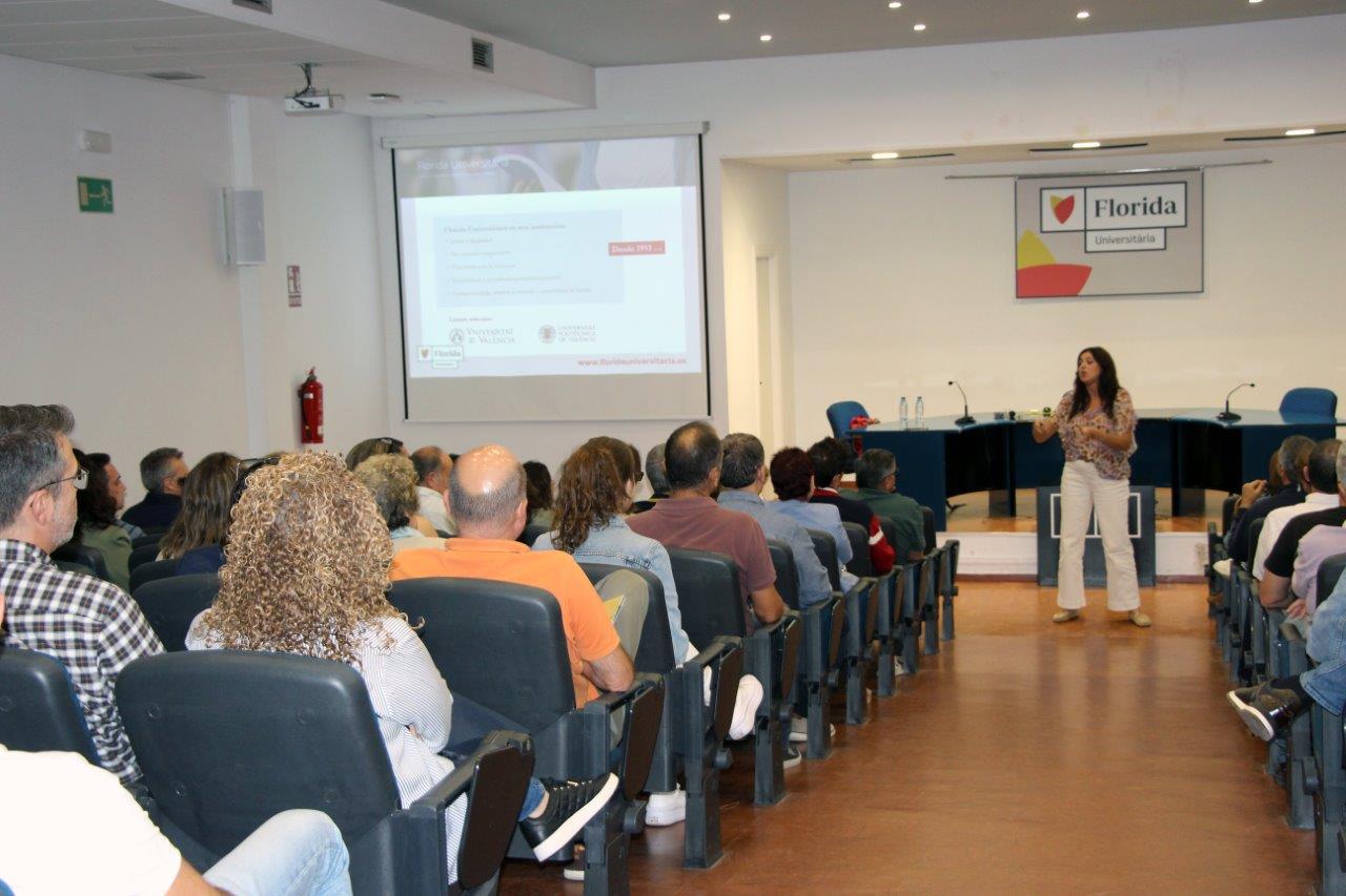 Florida Universitària recibe a las familias del nuevo alumnado de Grados Universitarios