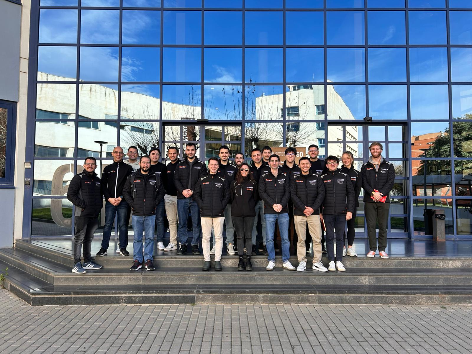 Alumnado del Máster en Motorsport visita el CMT-UPV